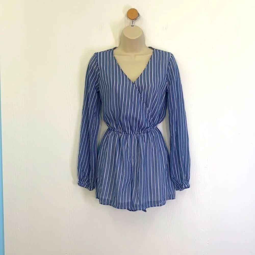 Hollister - Pinstripe in Blue and White Crisscross Short Romper Size XS